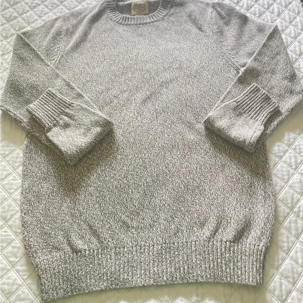 St. John's Bay Men's Heathered Gray Crewneck Sweater Size M
